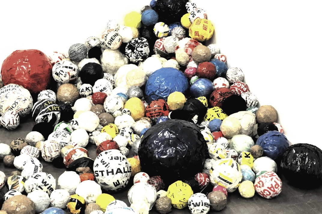 bucky balls in a corner - kunsthalle wien 2012